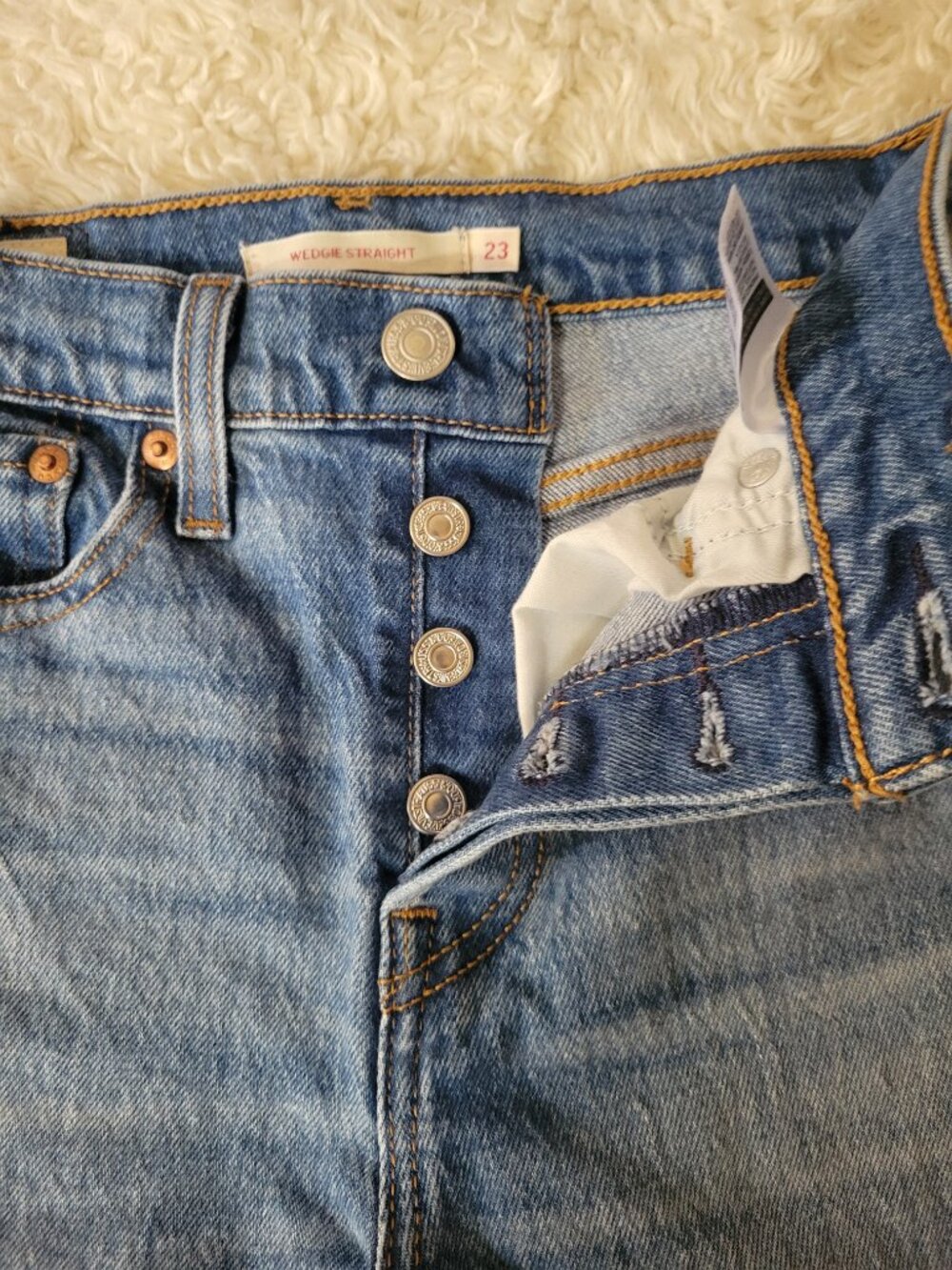 Levi's Wedgie Straight in Jazz Jive Sound Med Blue | 23 | 24" Inseam - Picture 6 of 16